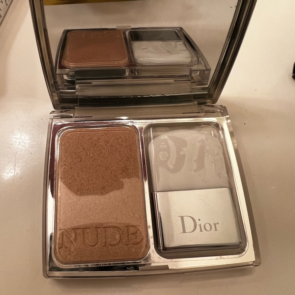 DIOR SKIN NUDE SHIMMER (001)
